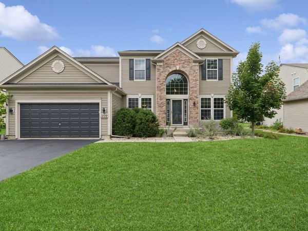 3109 Erika Lane , Carpentersville, IL 60110