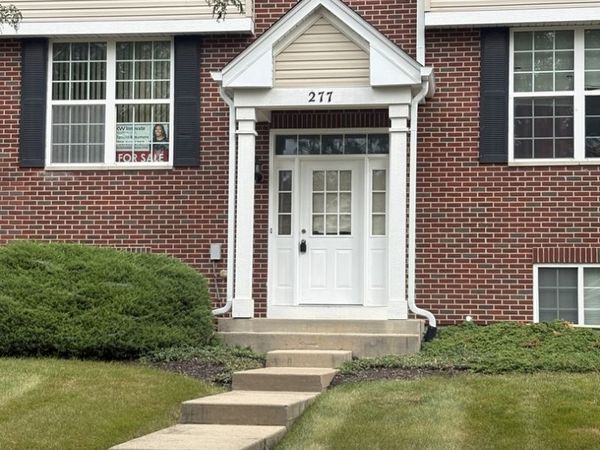 277 S OAK CREEK Lane , Romeoville, IL 60446