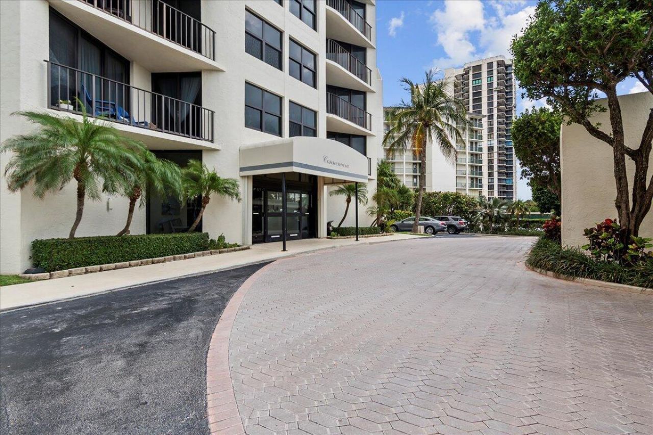 5420 N Ocean Drive, Unit 604, West Palm Beach, FL 33404 Photo
