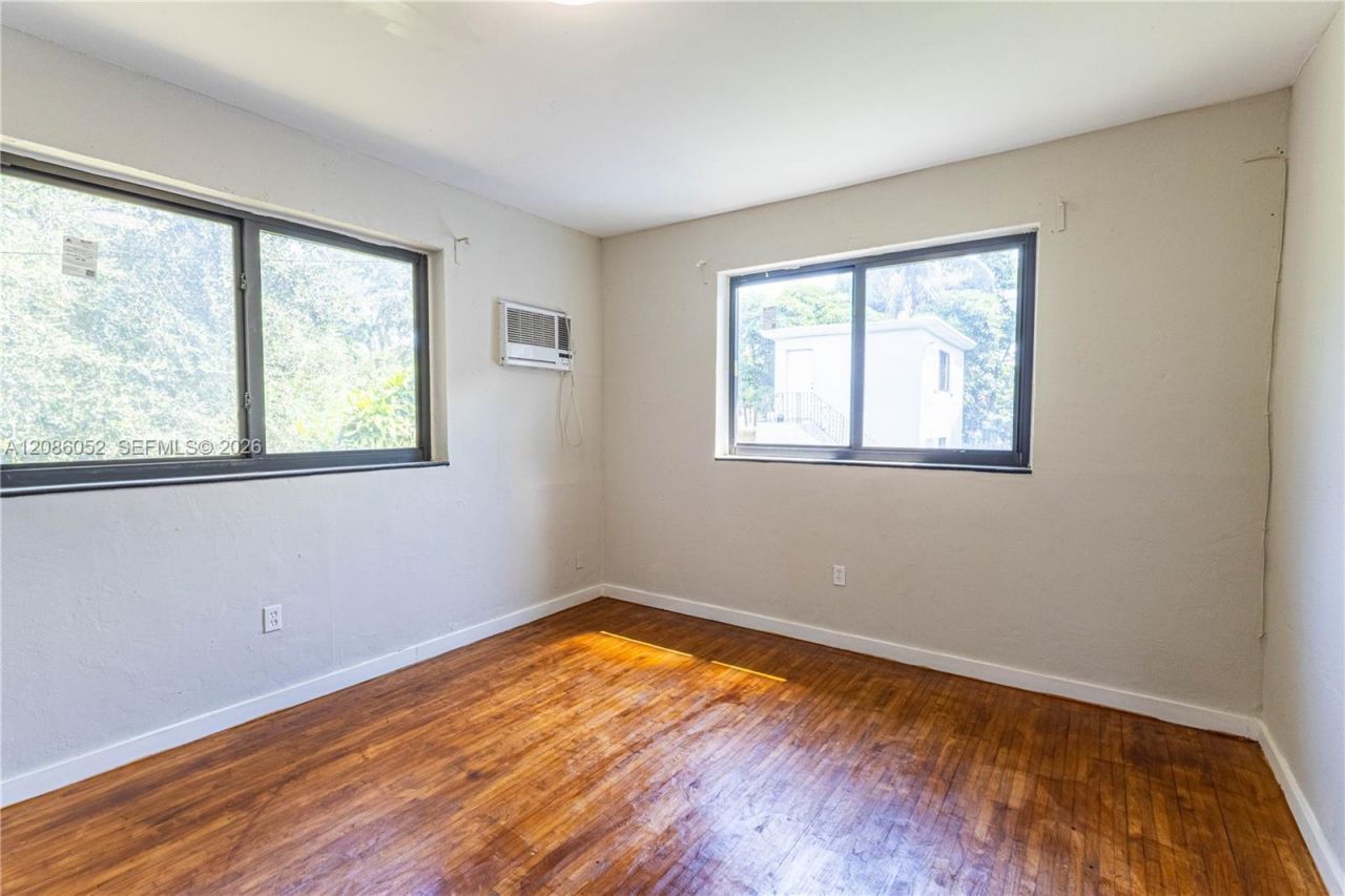 1400 NE 148th St, Unit 1, Miami, FL 33161 Photo