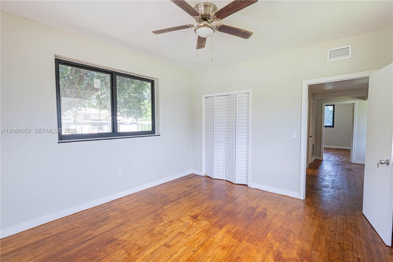 1400 NE 148th St, Unit 1, Miami, FL 33161 Photo