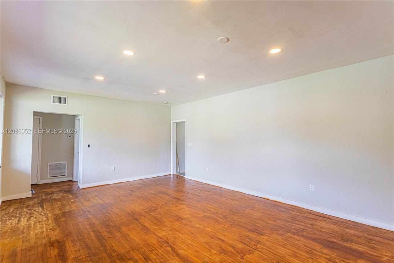 1400 NE 148th St, Unit 1, Miami, FL 33161 Photo