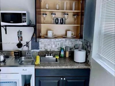 1400 NE 148th St, Unit 4, Miami, FL 33161 Photo