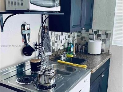 1400 NE 148th St, Unit 4, Miami, FL 33161 Photo