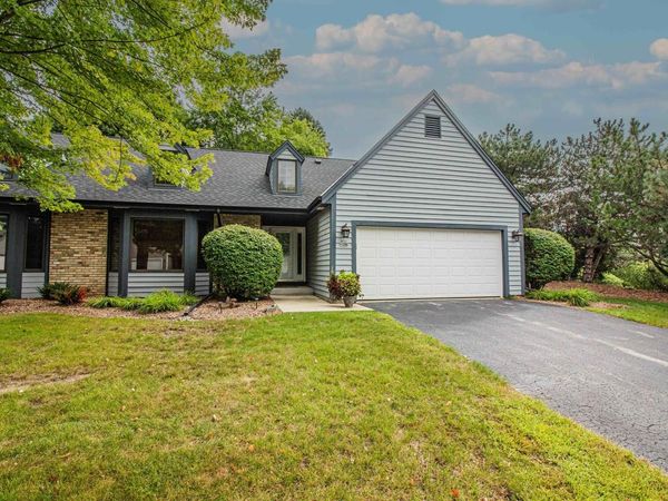 W52N106 Pioneer COURT, Unit B, Cedarburg, WI 53012