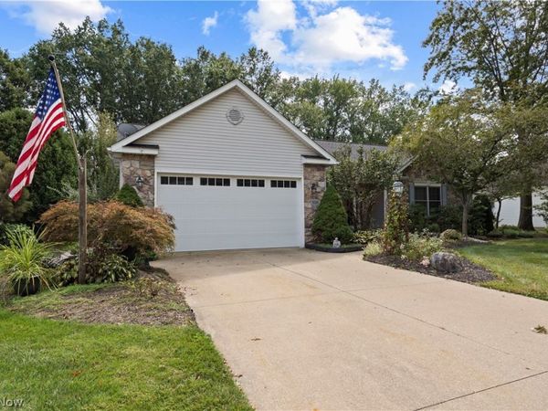 1024 Hunters , Grafton, OH 44044