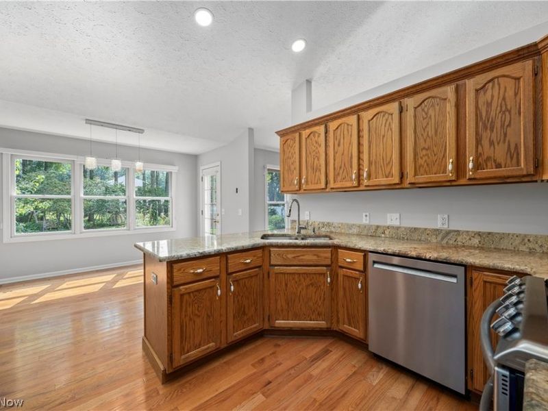 1024 Hunters Chase, Grafton, OH 44044 Photo 13