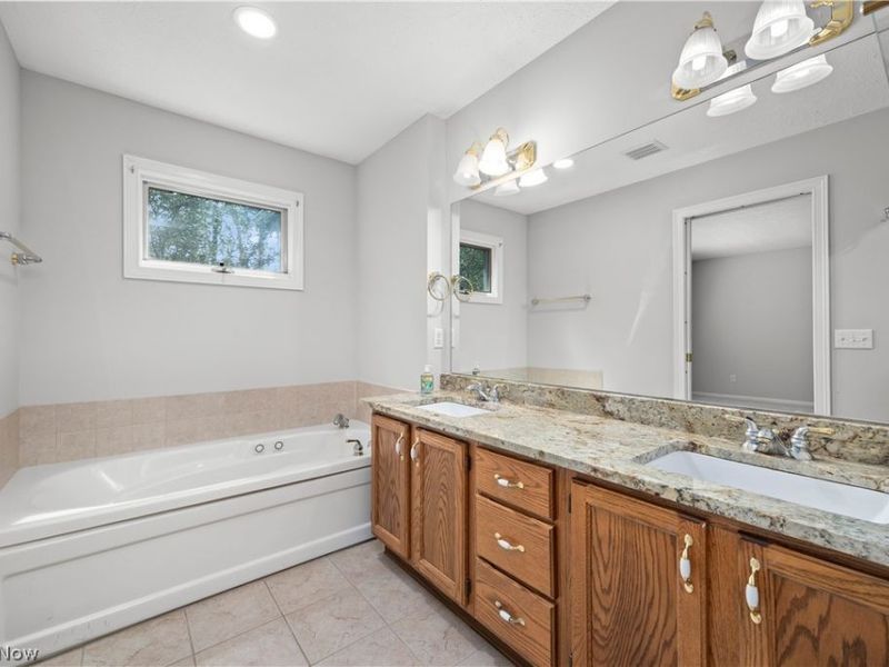 1024 Hunters Chase, Grafton, OH 44044 Photo 35