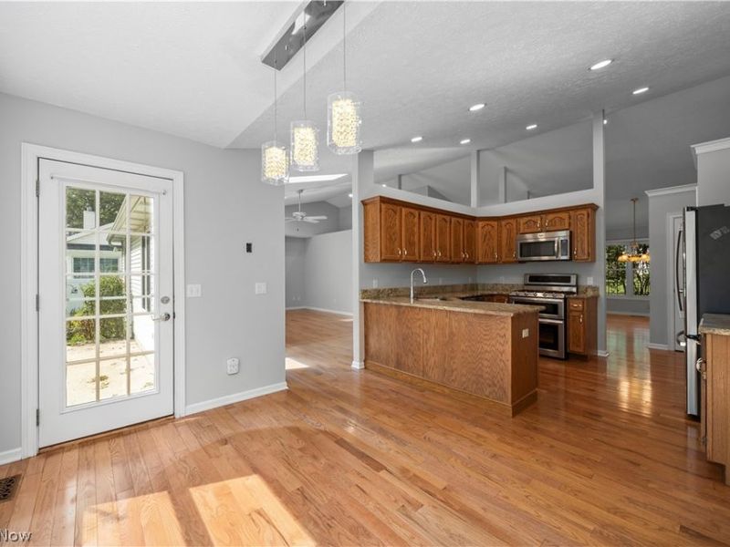 1024 Hunters Chase, Grafton, OH 44044 Photo 9