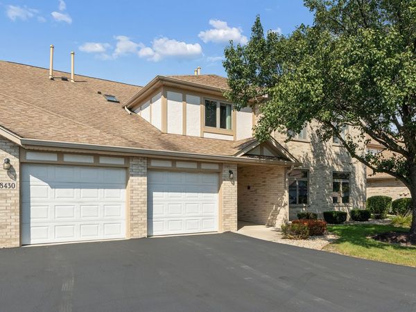 18430 Pine Cone Drive, Unit 4, Tinley Park, IL 60477