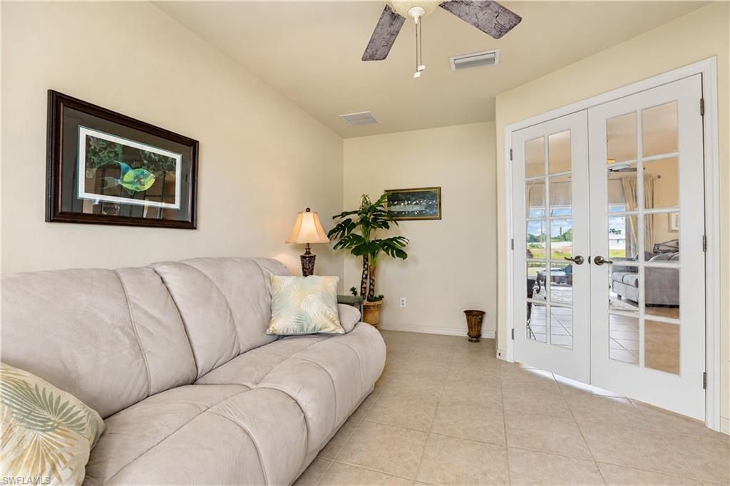 927 SW 28th Ter, Cape Coral, FL 33914 Photo