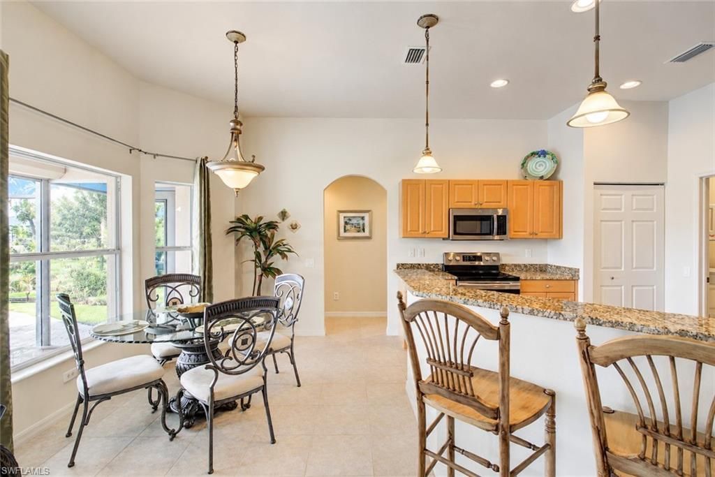 927 SW 28th Ter, Cape Coral, FL 33914 Photo