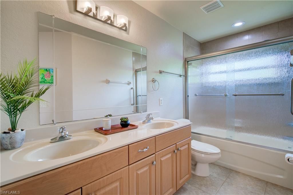 927 SW 28th Ter, Cape Coral, FL 33914 Photo