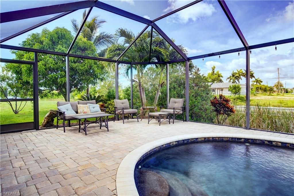 927 SW 28th Ter, Cape Coral, FL 33914 Photo