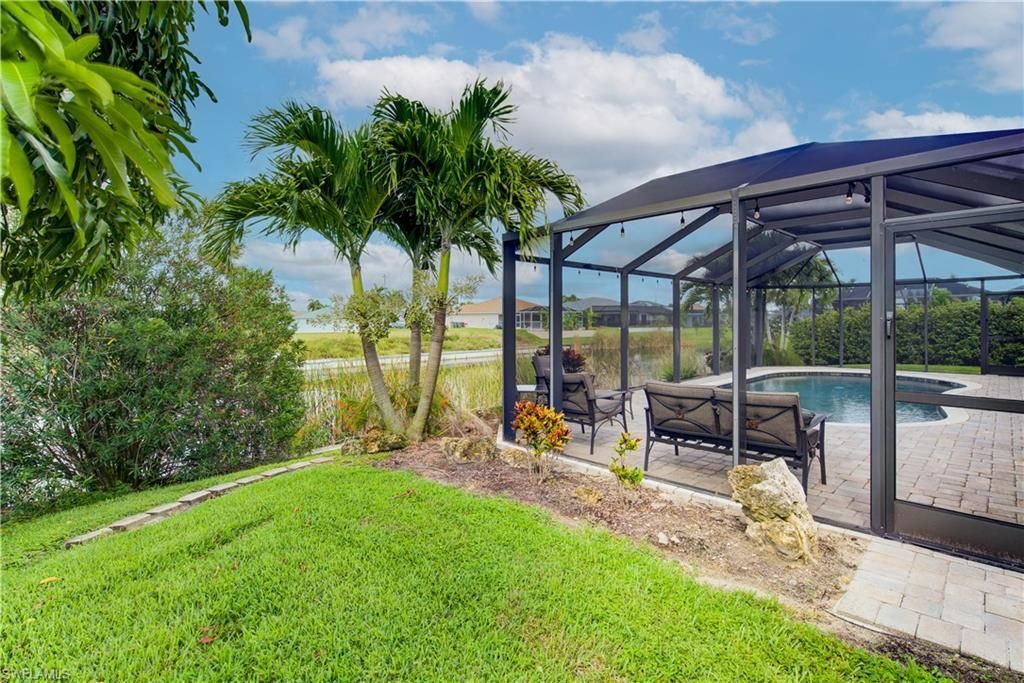 927 SW 28th Ter, Cape Coral, FL 33914 Photo