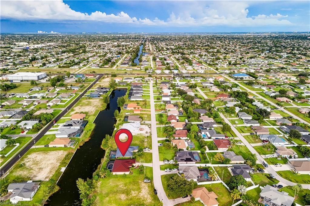 927 SW 28th Ter, Cape Coral, FL 33914 Photo
