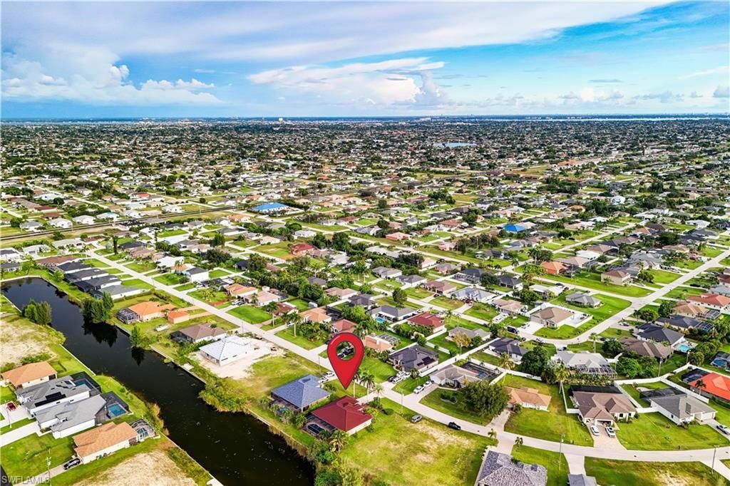 927 SW 28th Ter, Cape Coral, FL 33914 Photo