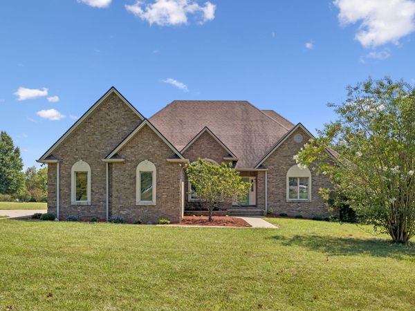 201 James Lyn Dr , Hopkinsville, KY 42240