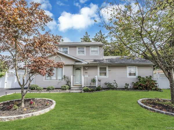 2911 Eagle Avenue, Medford, NY 11763