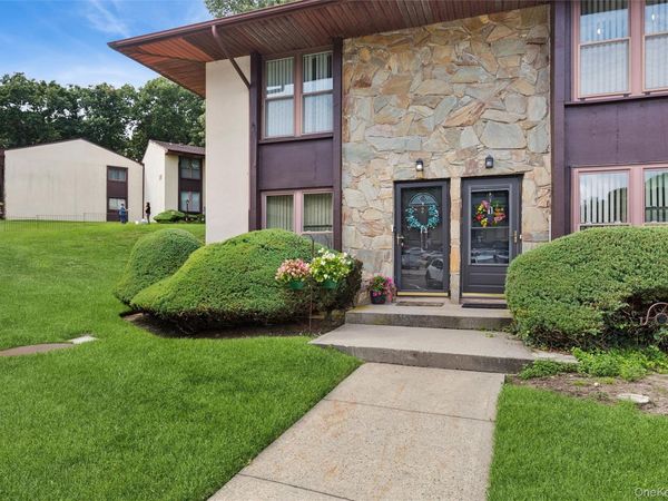 2 Hemlock Court , Unit 2, Selden, NY 11784