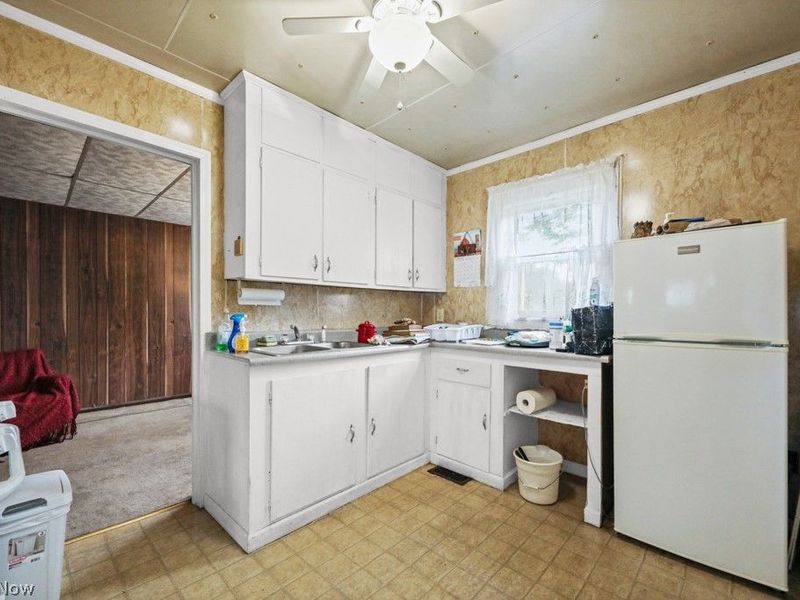 328 Keystone Street, Alliance, OH 44601 Photo 5