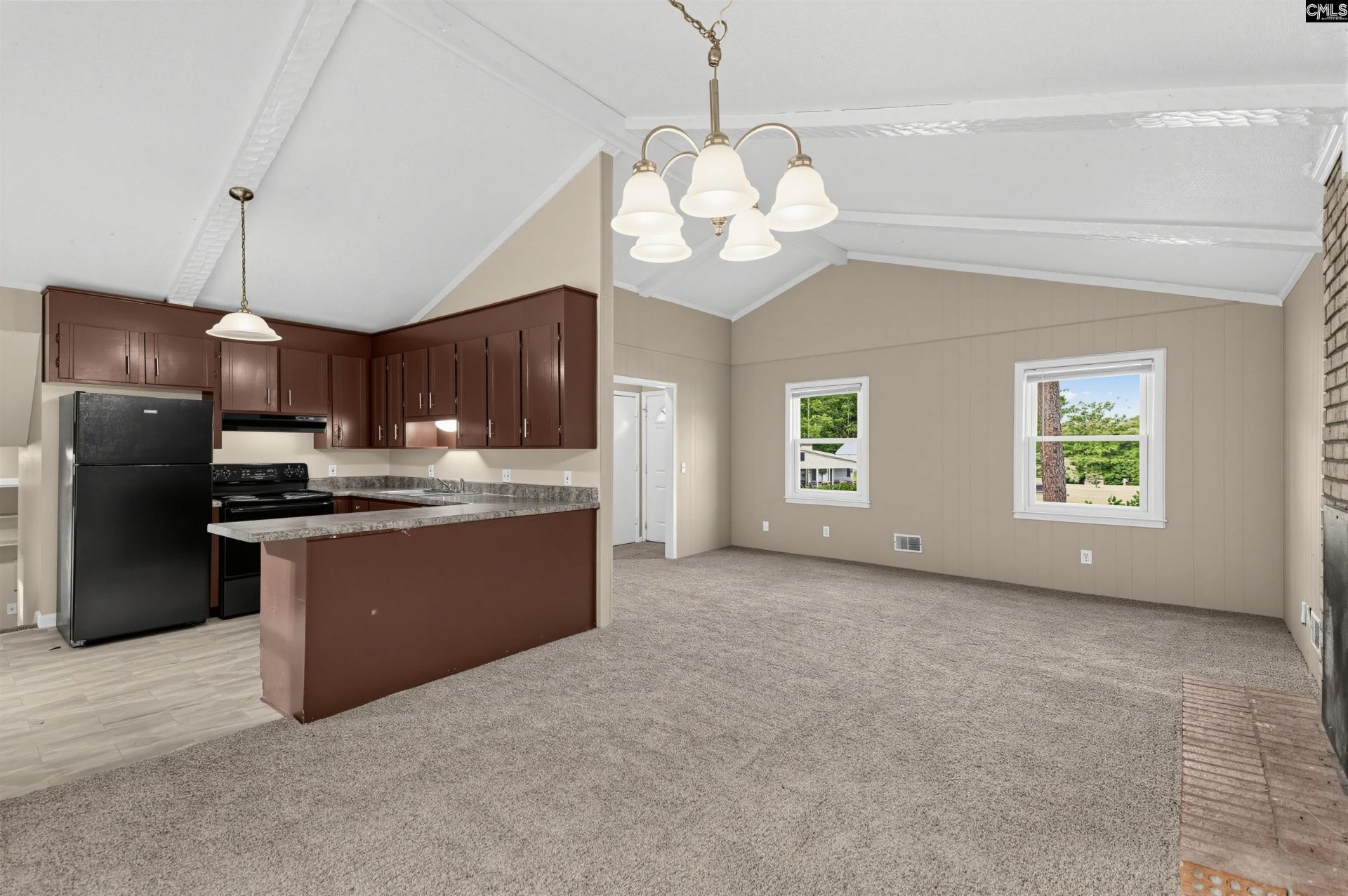 525 Friarsgate Boulevard Photo 10
