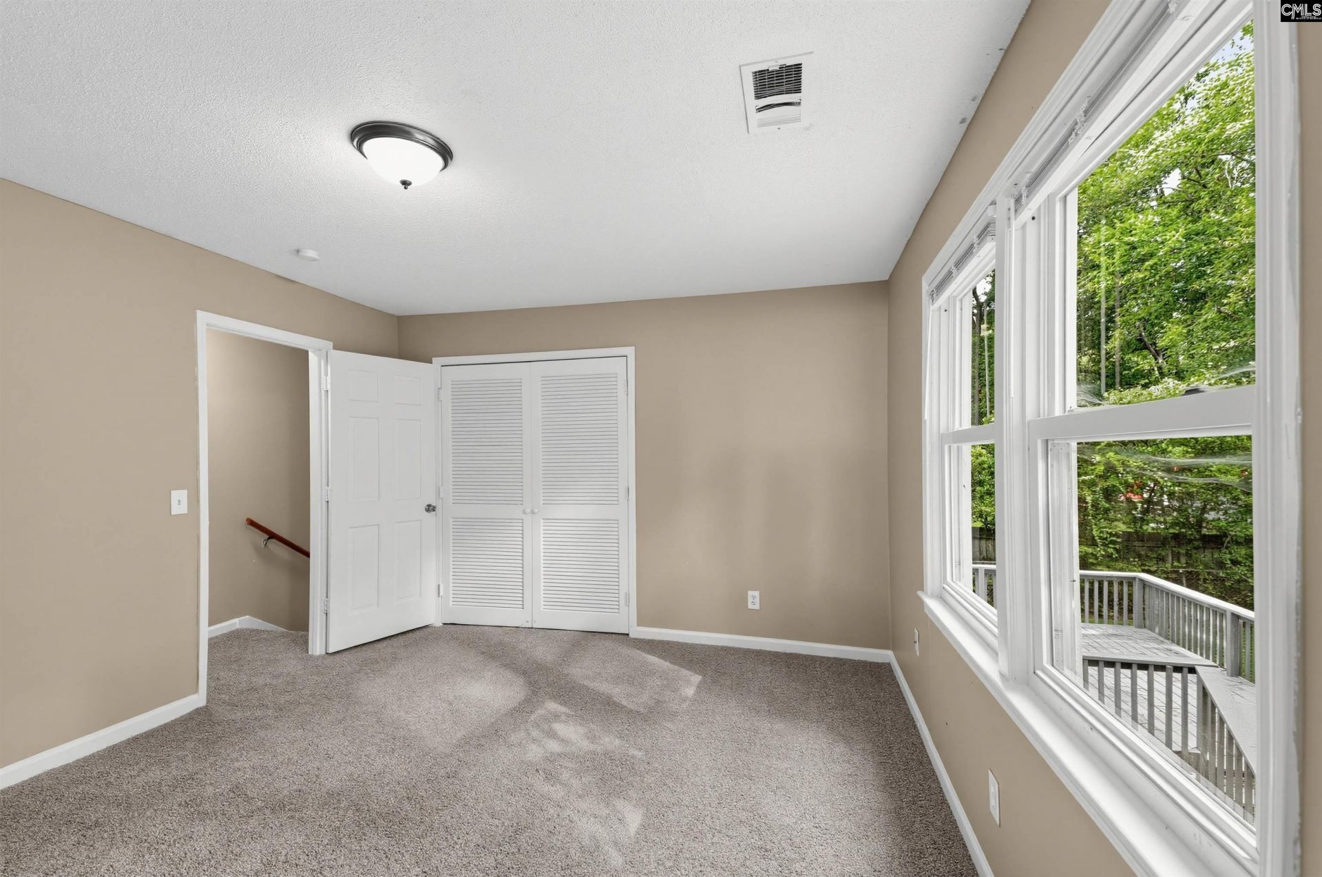 525 Friarsgate Boulevard Photo 19