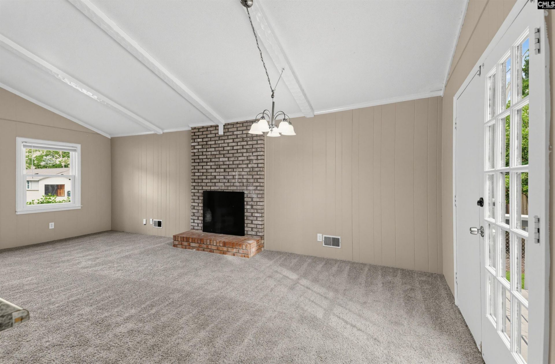 525 Friarsgate Boulevard Photo 9