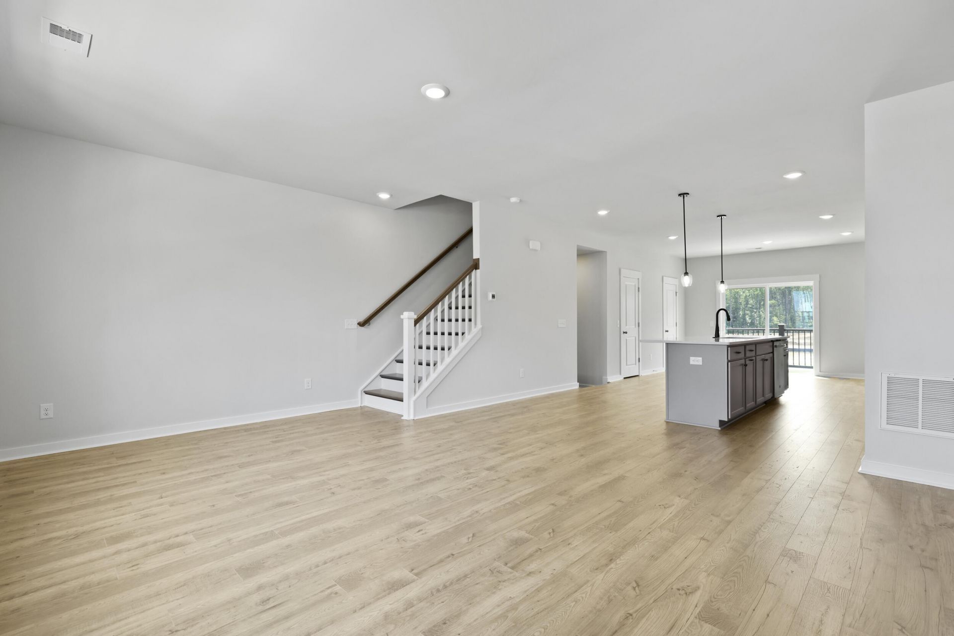 109 Royal Fern Road Photo 13