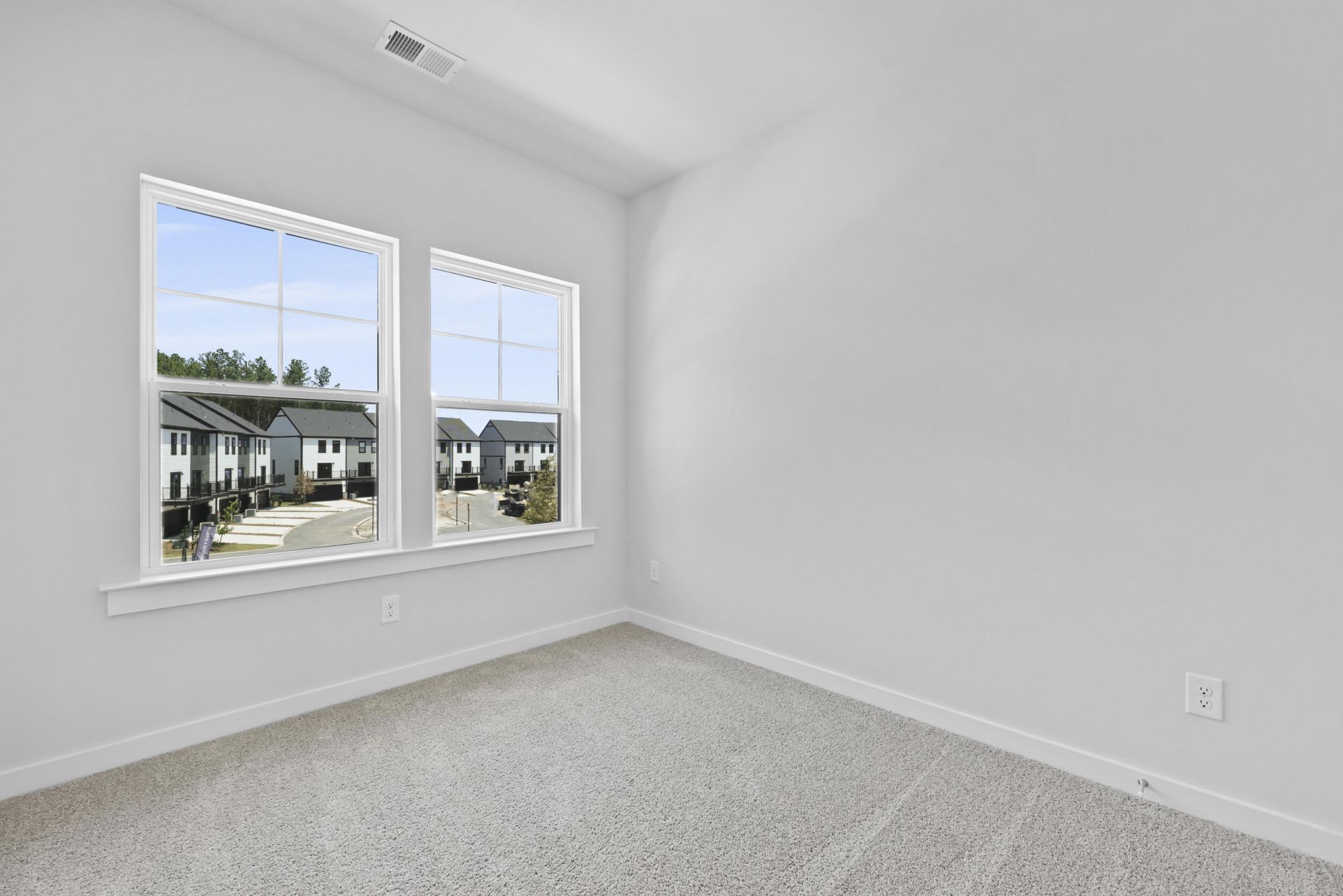 109 Royal Fern Road Photo 28