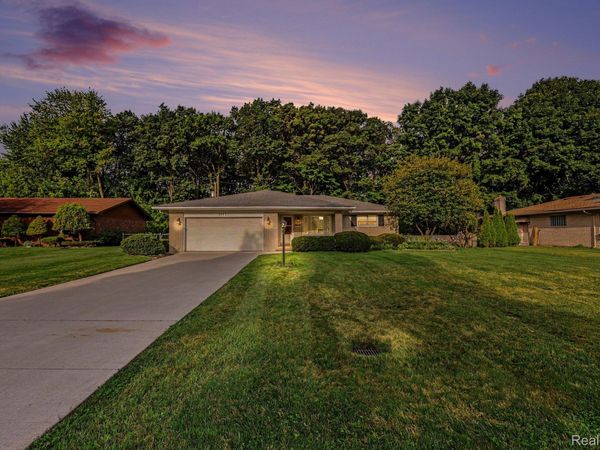 50731 W Shamrock Street , Chesterfield Township, Mi 48047