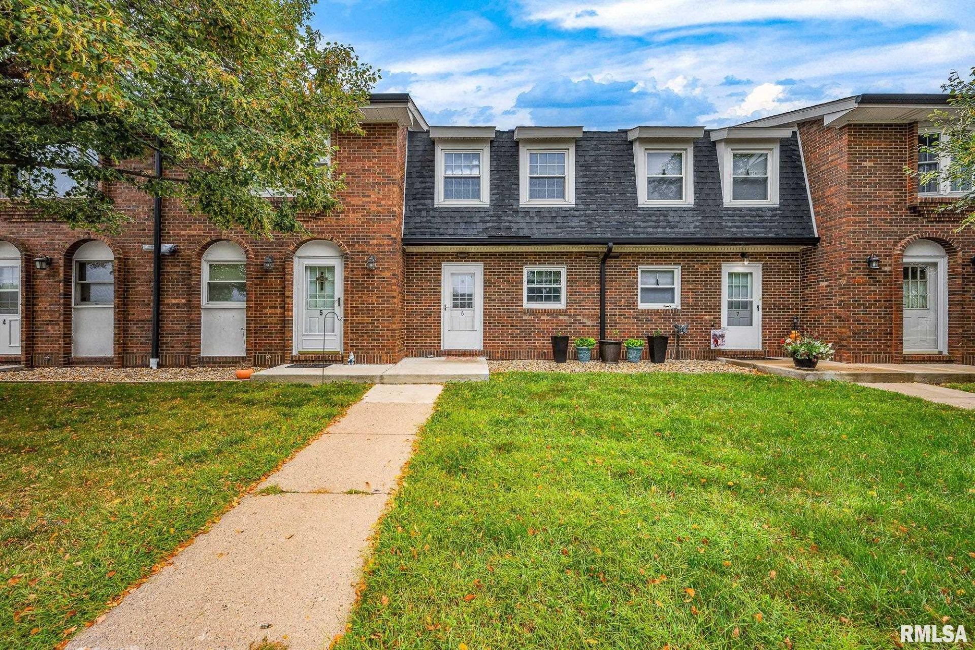 1900 S 2nd Avenue, Unit 6, Morton, IL 61550 Main Photo