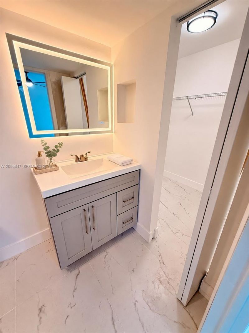 1811 Sabal Palm Dr, Unit 202, Davie, FL 33324 Photo