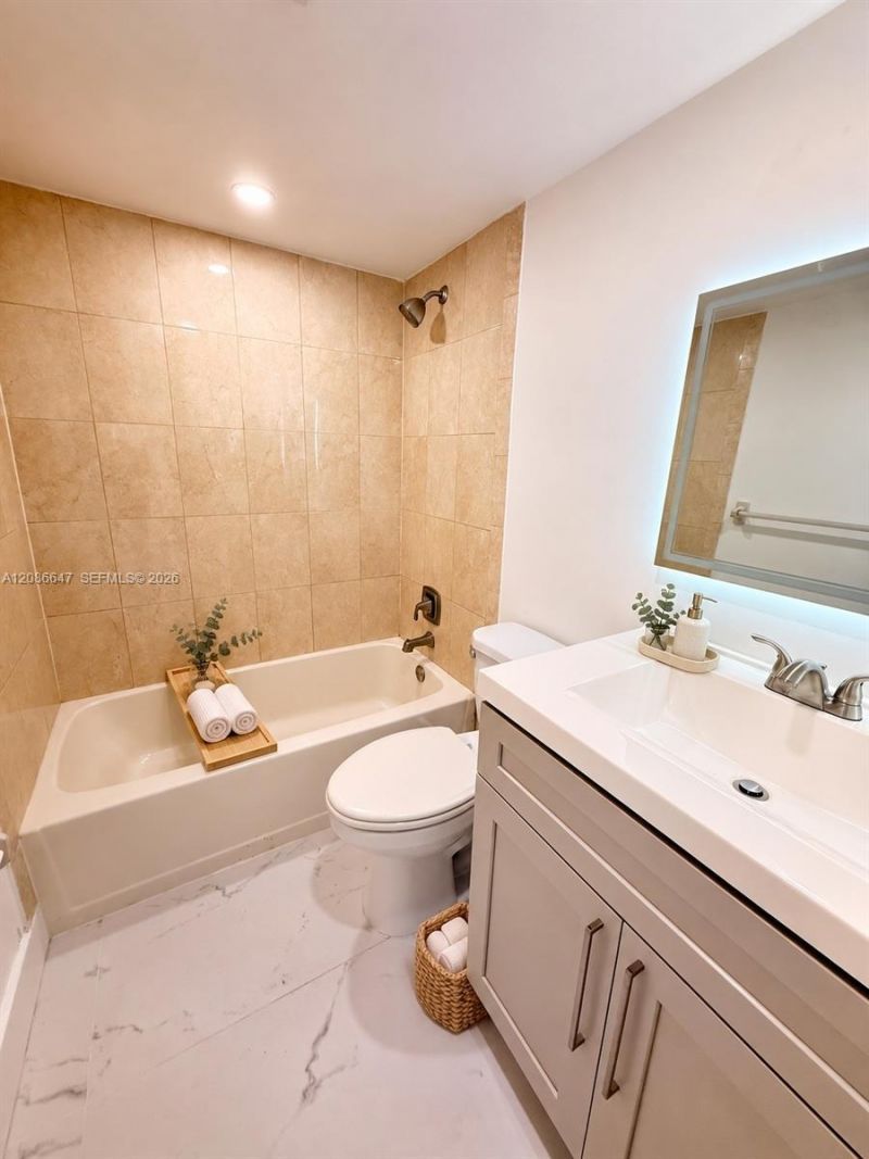 1811 Sabal Palm Dr, Unit 202, Davie, FL 33324 Photo