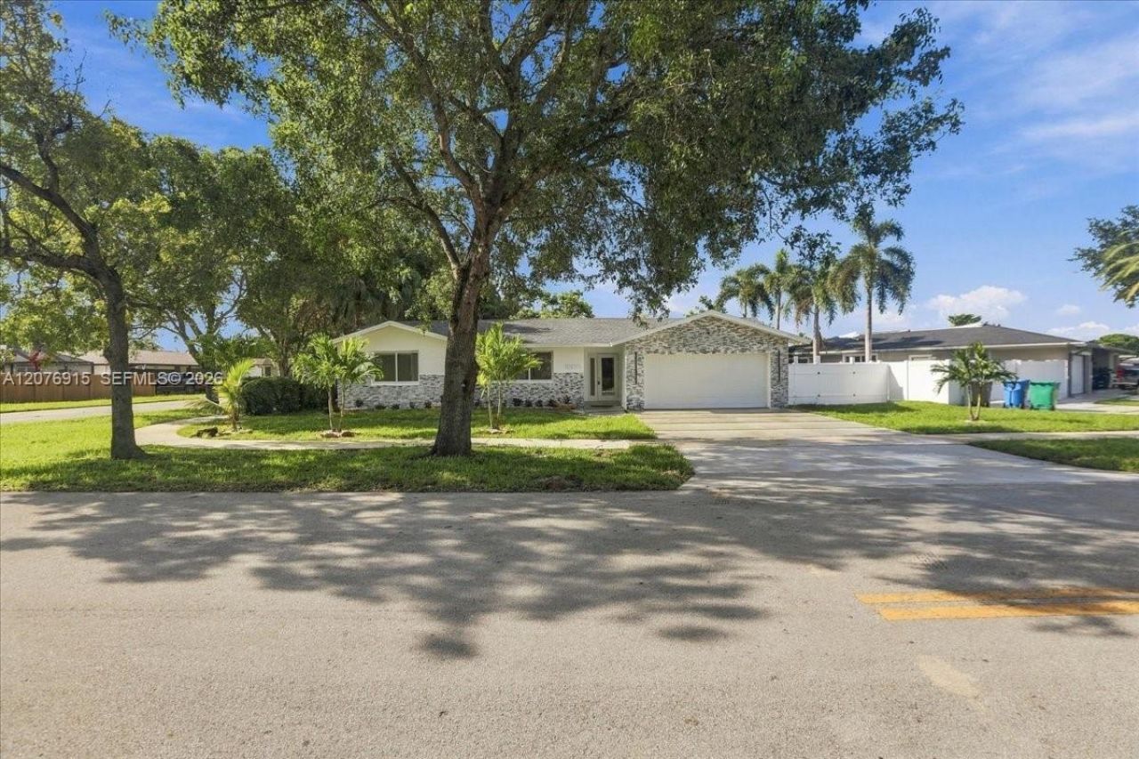 8300 SW 26th Pl, Davie, FL 33328 Photo