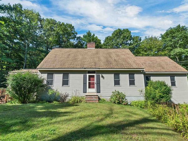 87 Hampstead Road, Sandown, NH 03873