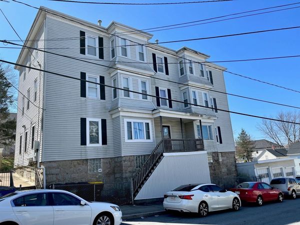 233 Division St., Unit 2W, Fall River, MA 02720