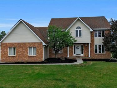 83 Meadowdale Lane, Buffalo, NY 14224