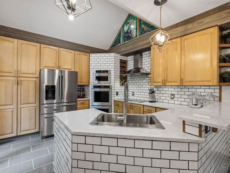 947 Woodcreek Drive, Miami Township, OH 45150 Photo 8