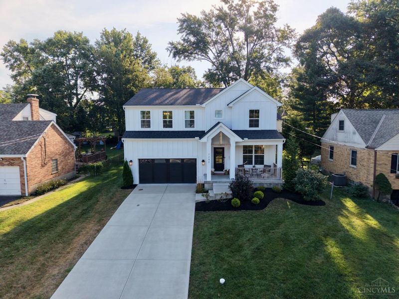 7240 Thomas Drive, Madeira, OH 45243 Photo 2