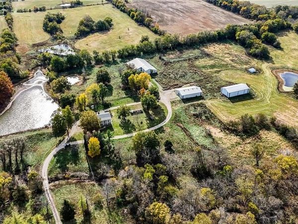 32703 S State Route 7 Highway, Creighton, MO 64739