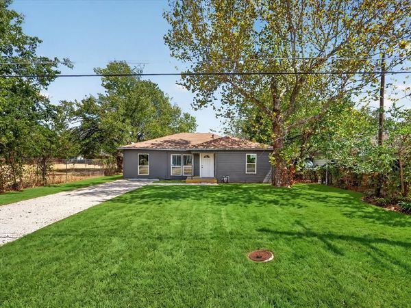 2622 Crystal Drive , Balch Springs, TX 75180