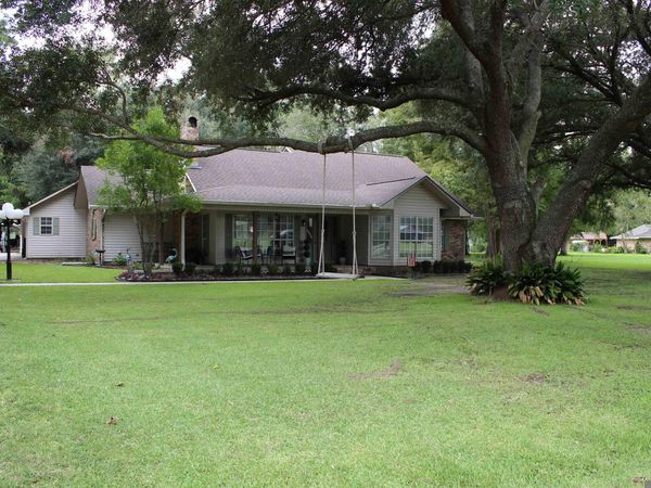 10310 Belleview Dr, New Roads, LA 70760