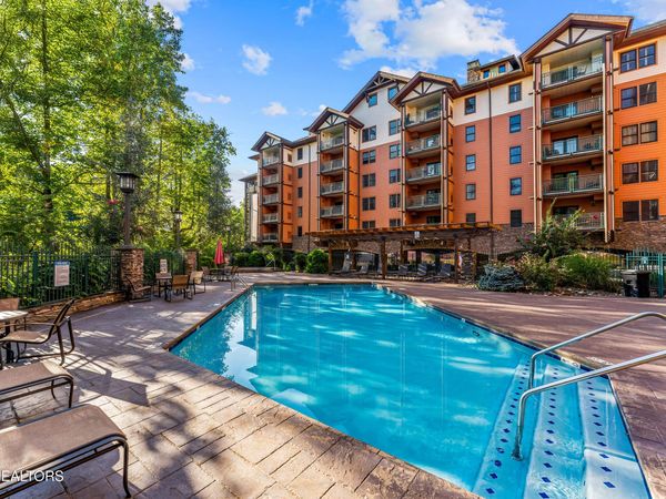 215 Woliss Lane, Gatlinburg, TN 37738