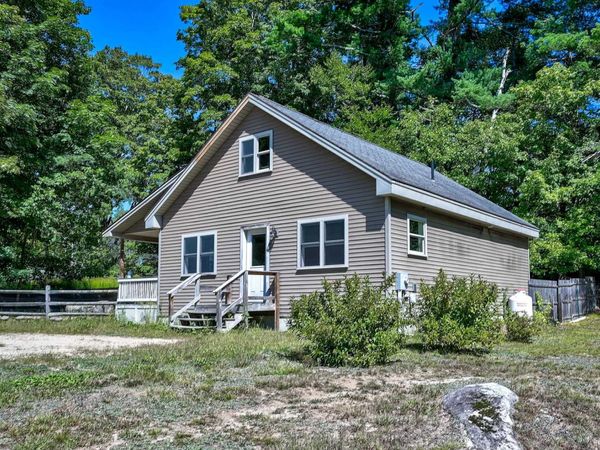 71 Tamworth Road, Tamworth, NH 03886