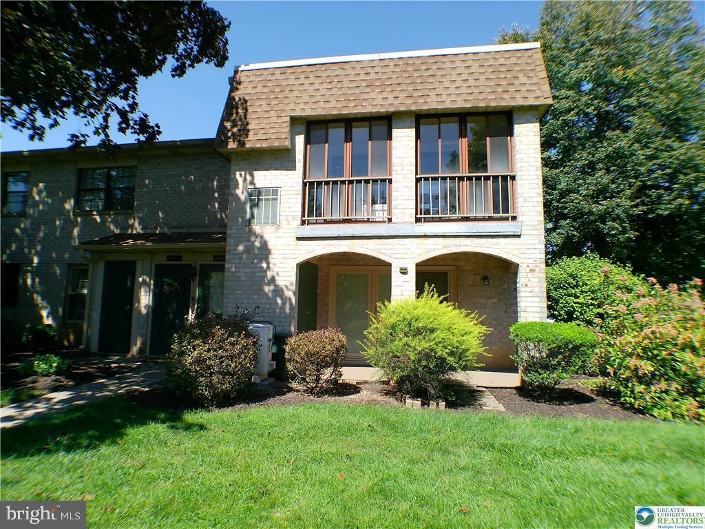2946 ARONIMINK PLACE , MACUNGIE, PA 18062