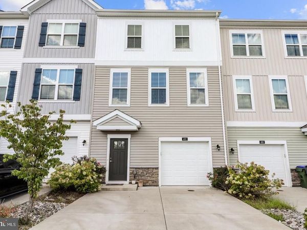 402 HONEYBERRY LANE, FREDERICKSBURG, VA 22405