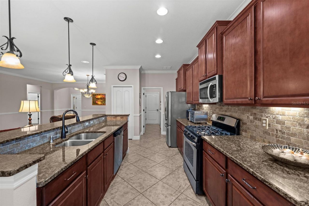 8212 36th Street E, Sarasota, FL 34243 Photo