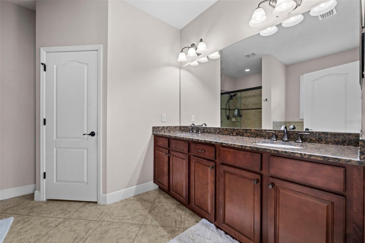 8212 36th Street E, Sarasota, FL 34243 Photo