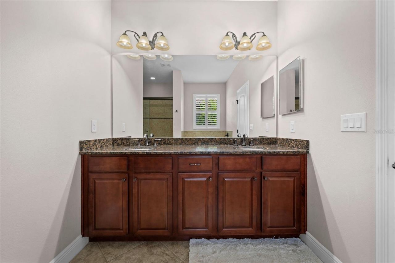 8212 36th Street E, Sarasota, FL 34243 Photo